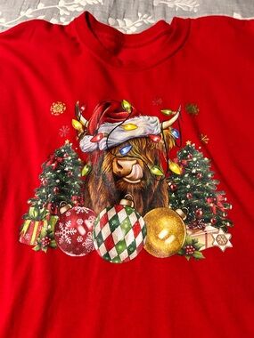 Highland Cow Christmas tee.